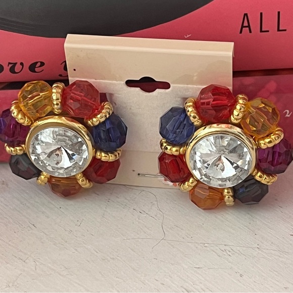 207. Vintage Multicolor Bead Clip On Earring - Picture 11 of 11